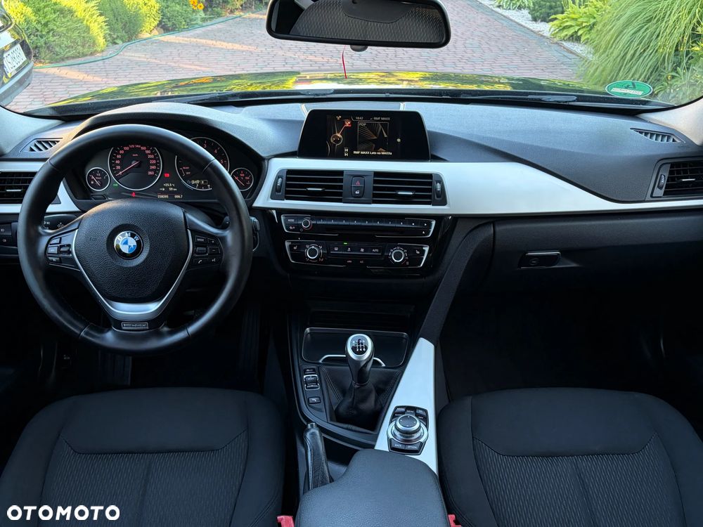 BMW Seria 3 320d - 28