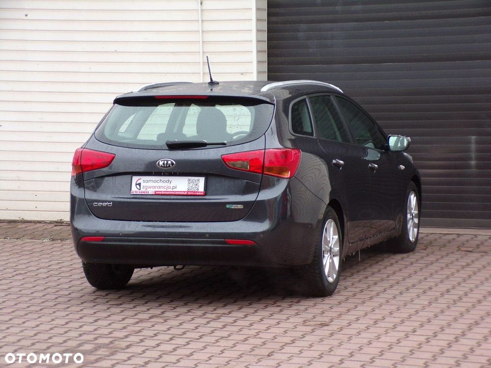 Kia Ceed - 12