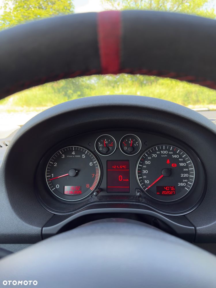 Audi A3 3-drzwiowe 1.6 FSI Ambiente - 8