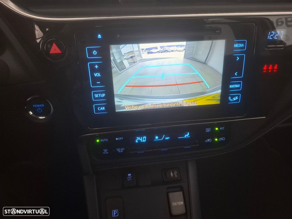 Toyota Auris Touring Sports 1.8 HSD Freestyle - 18