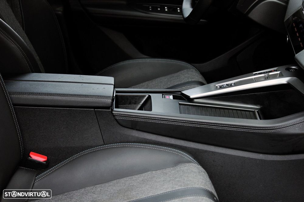 Peugeot 408 1.2 PureTech Allure EAT8 - 19