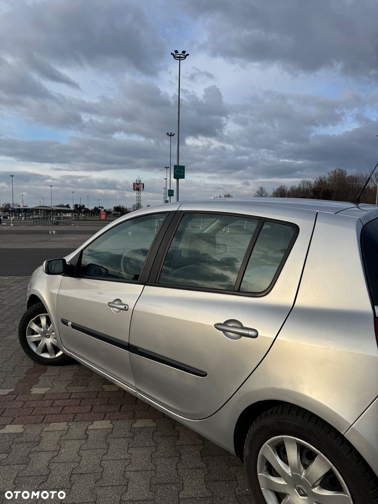 Renault Clio - 6