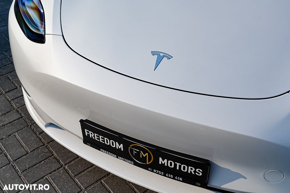 Tesla Model Y - 25