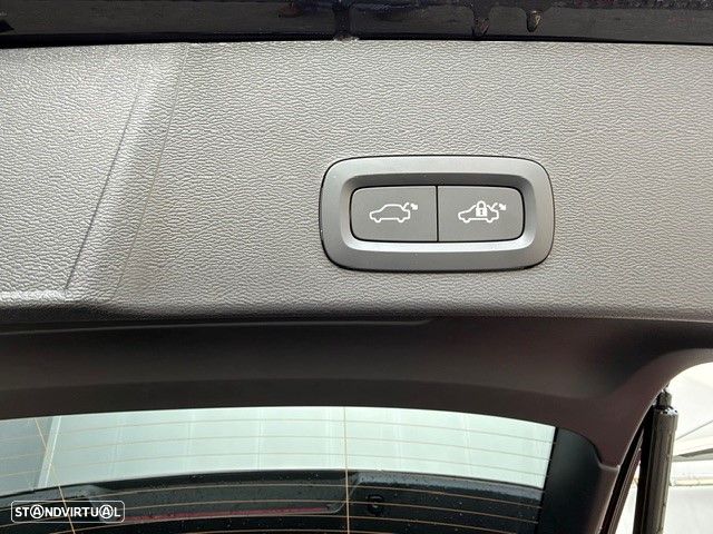 Volvo EX40 82 kWh Single Motor Extended Range Black Edition - 25