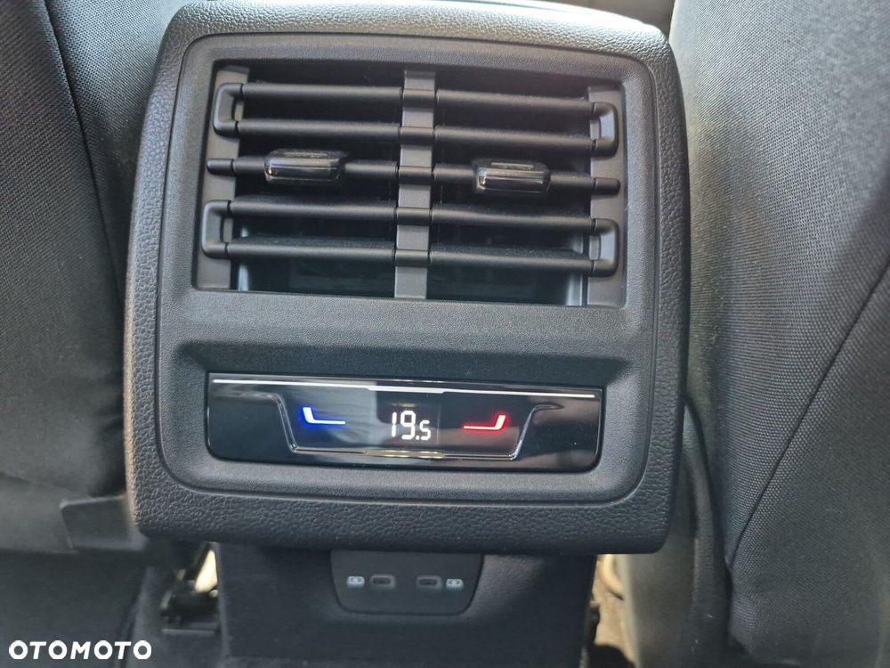 Volkswagen Golf Variant 2.0 TDI Style DSG - 25