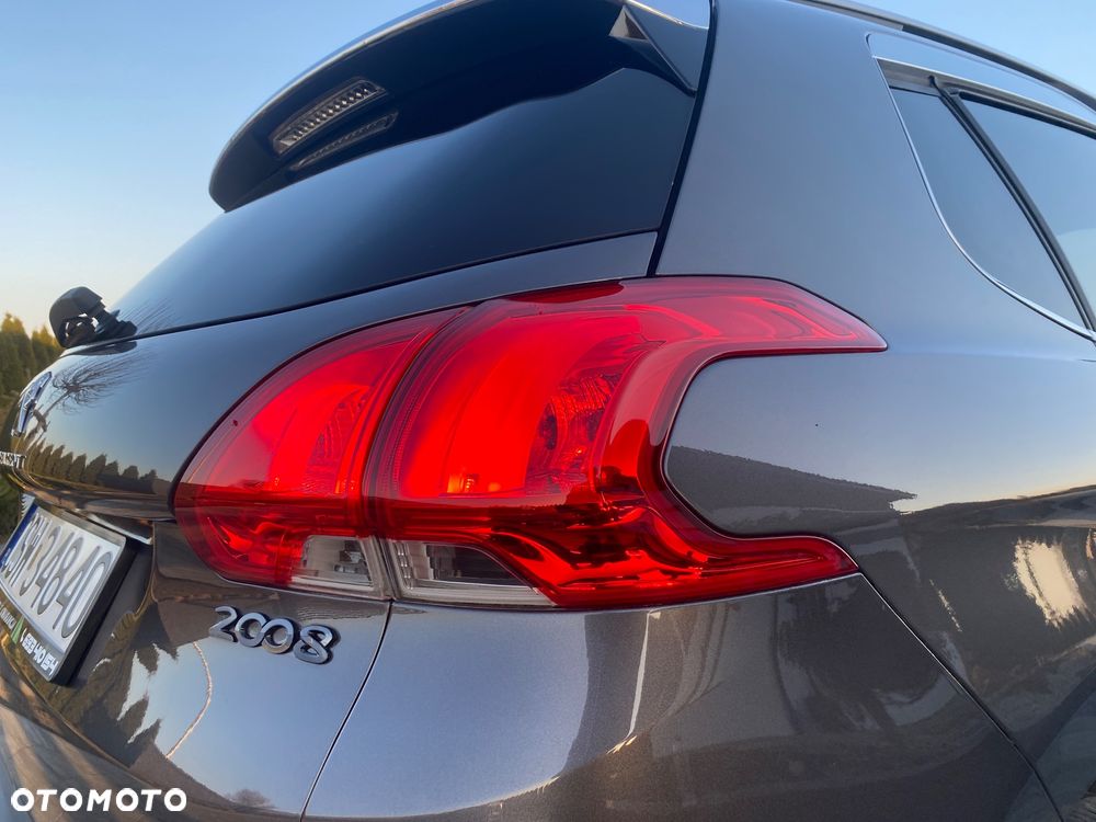 Peugeot 2008 1.2 Pure Tech Allure S&S - 5