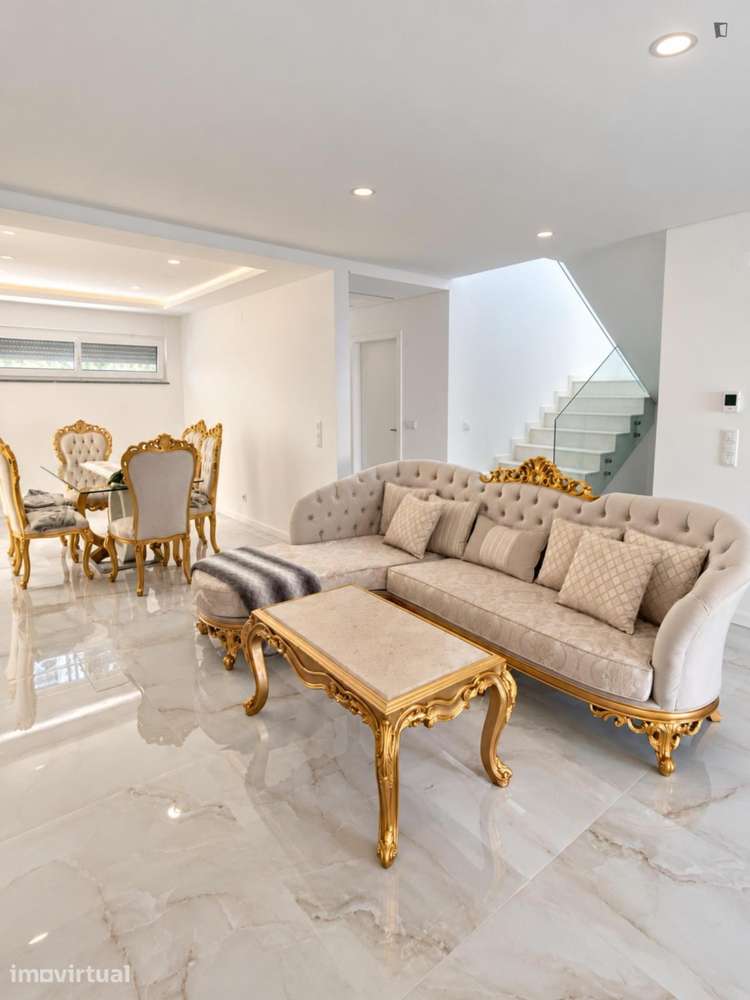 Quarto - localizado em Setubal - Grande imagem: 2/16