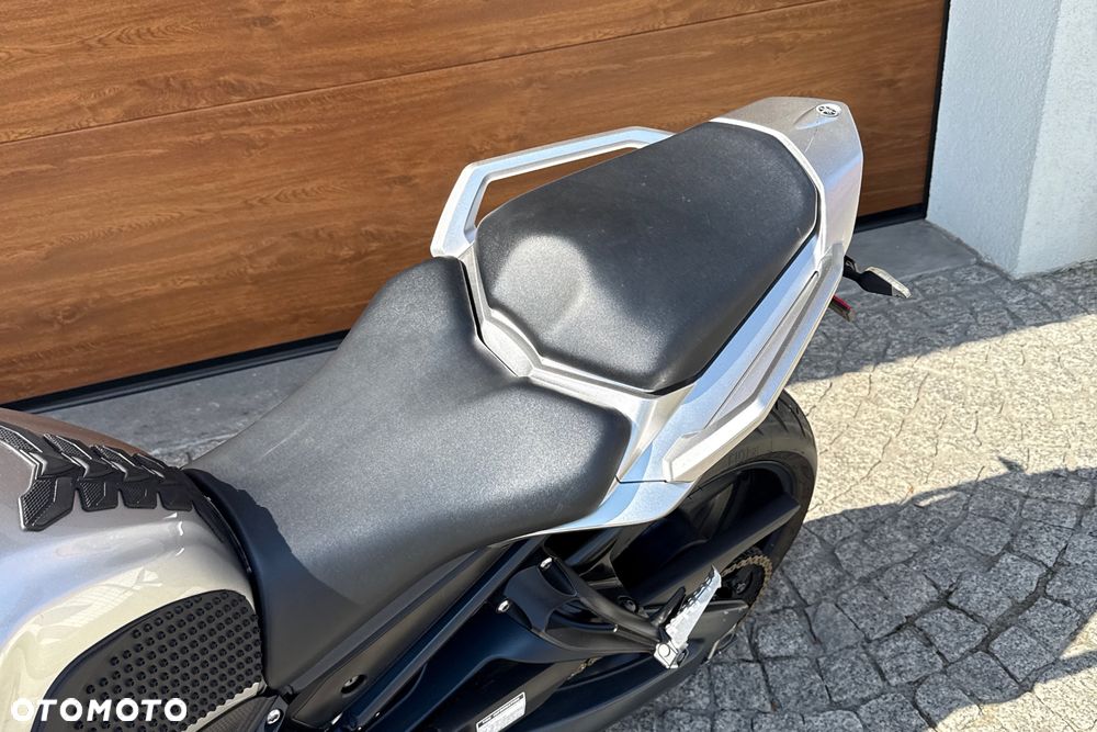 Yamaha FZ - 23