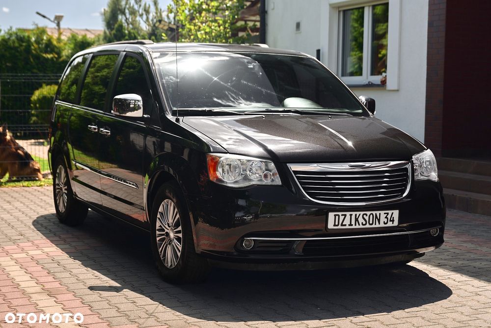 Chrysler Town & Country 3.6 Limited - 17