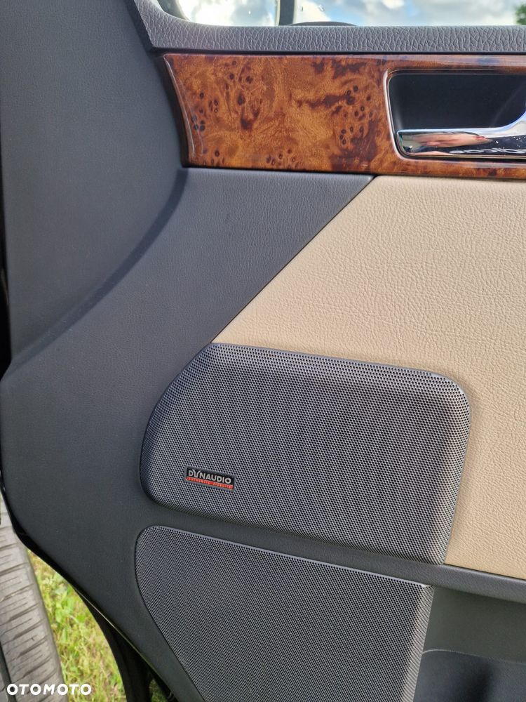 Volkswagen Multivan - 26
