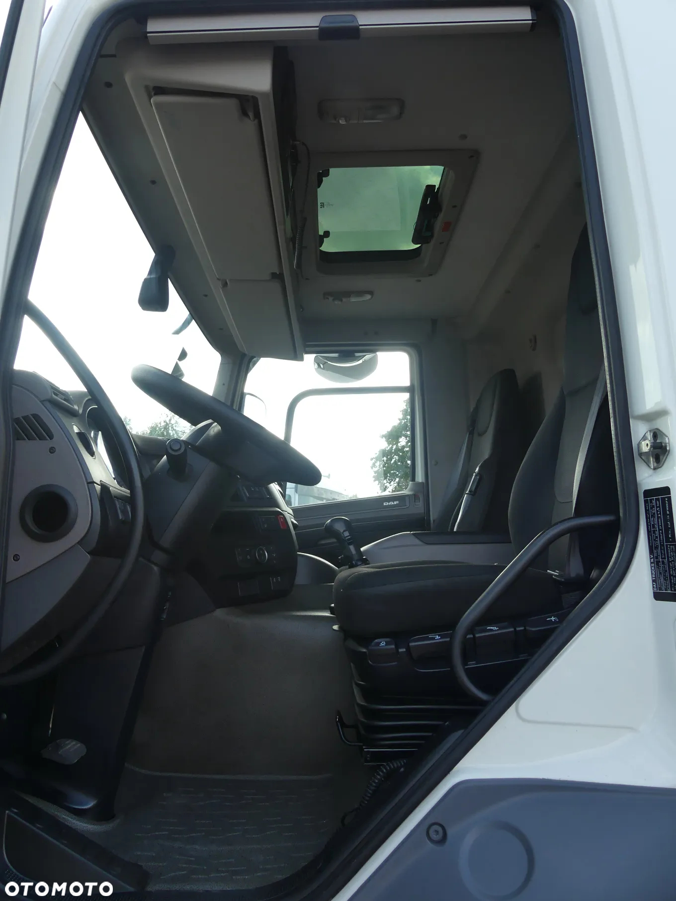 DAF CF 370 / 6x2 / CHŁODNIA 9.50 + WINDA / EURO 6 / - 24
