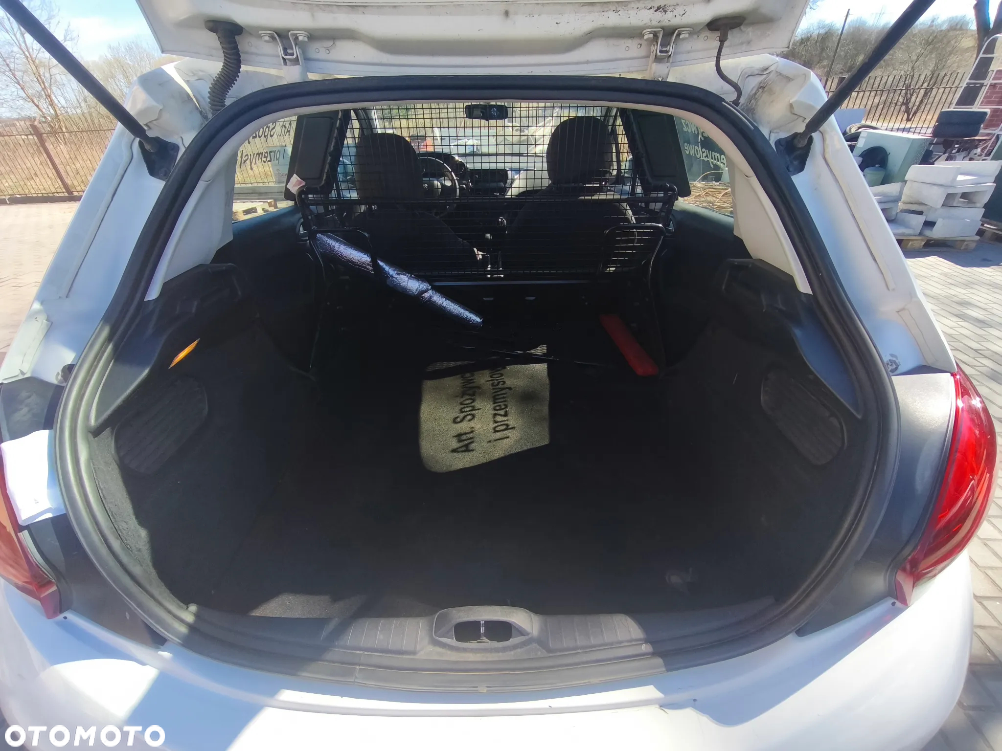 Peugeot 208 VAN - 12