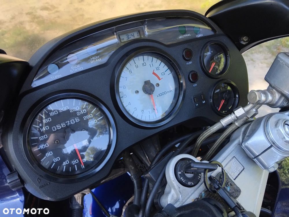 Honda VFR - 10