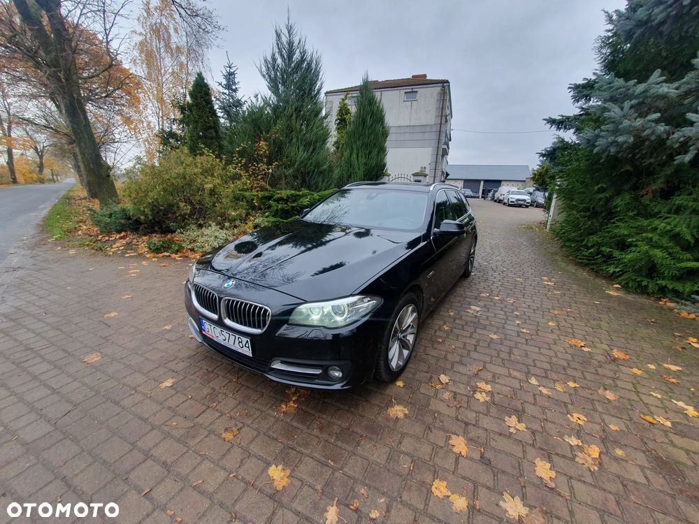 BMW Seria 5 525d xDrive Touring Sport-Aut Luxury Line