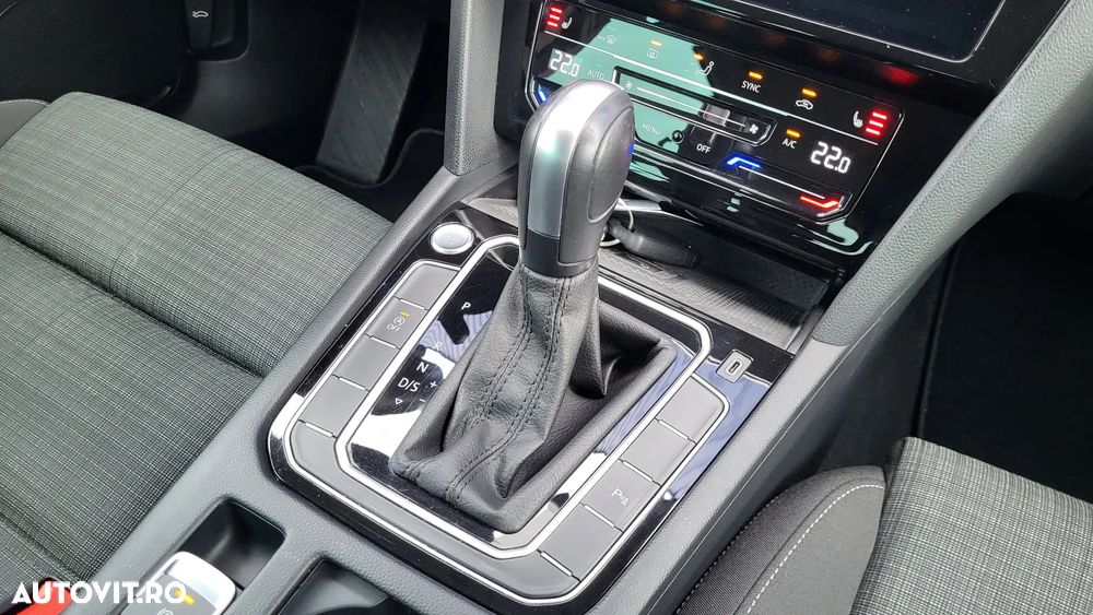 Volkswagen Passat Variant 2.0 TDI DSG Business - 33