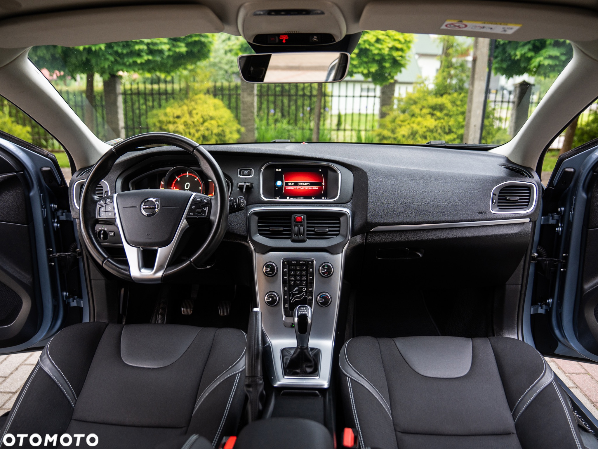Volvo V40 D2 Drive-E Momentum - 31