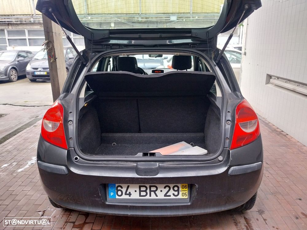 Renault Clio 1.2 16V Confort - 2