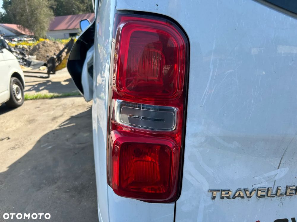 Lampy tył lewa prawa Peugeot Traveller - 1