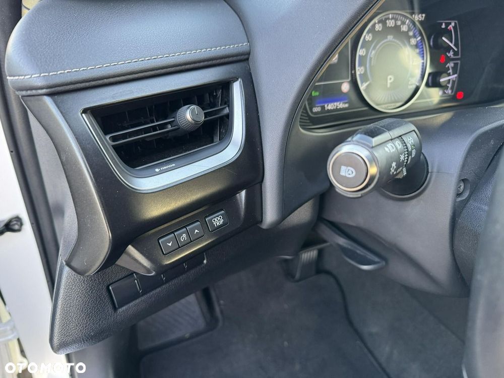 Lexus UX - 13