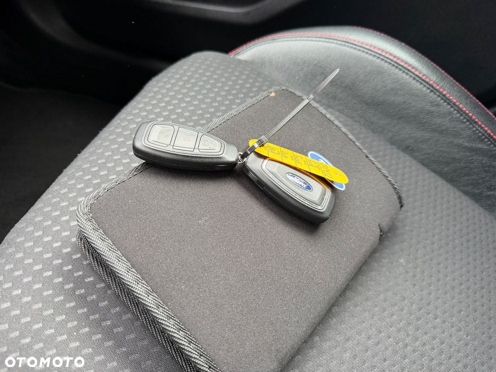 Ford Focus 1.5 EcoBoost STart-Stopp-System ST-LINE X - 24