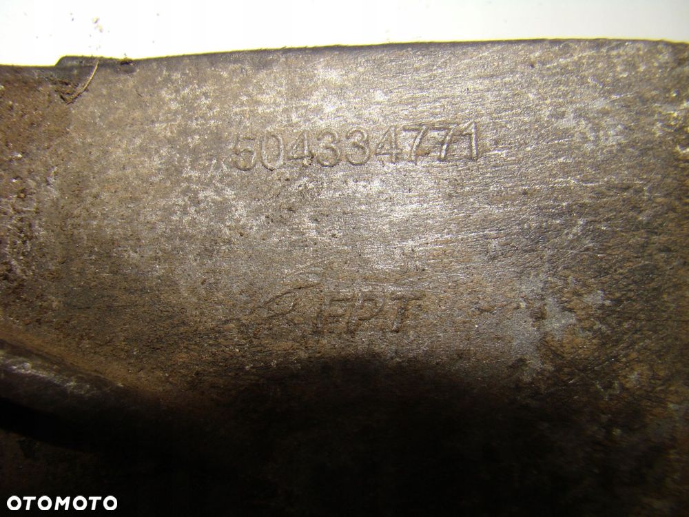 łapa silnika mitsubishi canter fuso 3.0 504334771 - 3