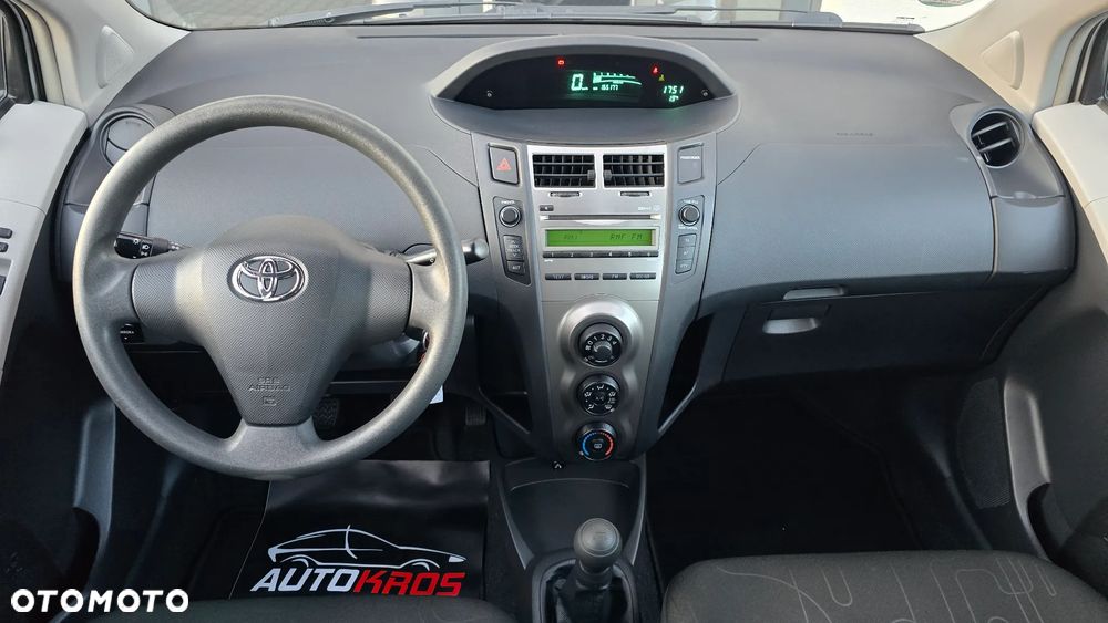 Toyota Yaris - 20