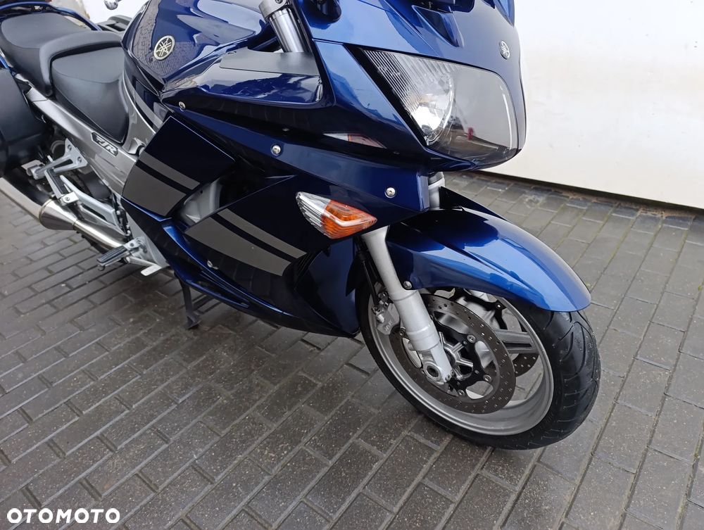 Yamaha FJR - 28