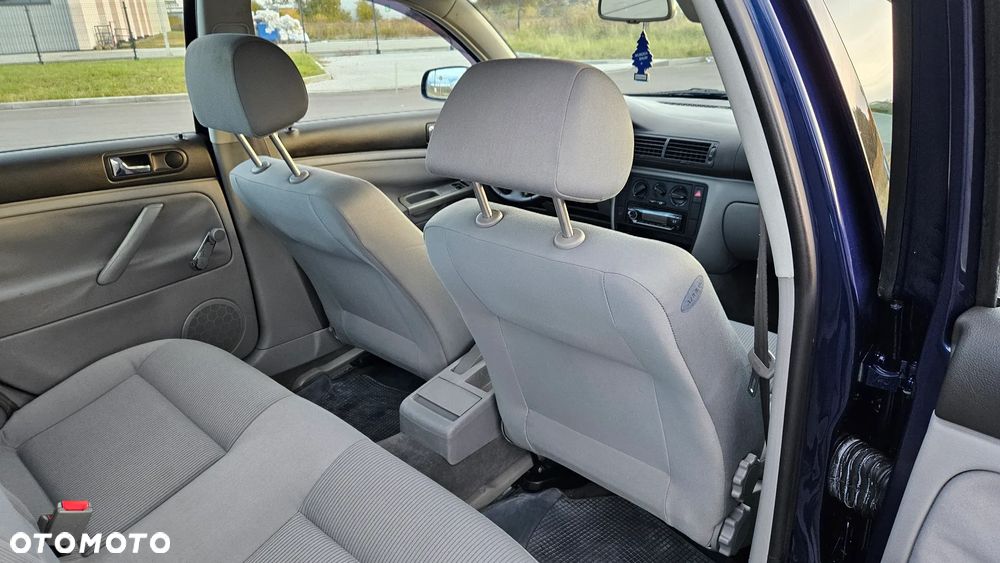 Volkswagen Passat 1.8T Basis - 18