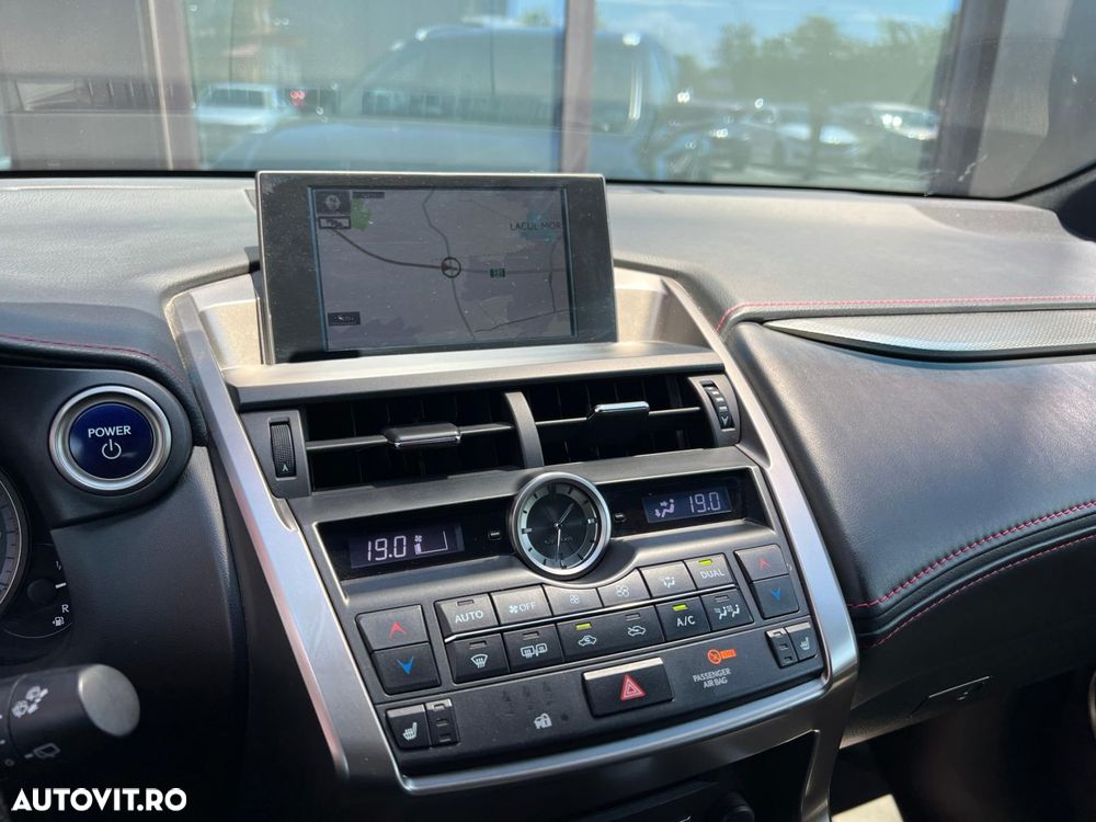 Lexus Seria NX - 15