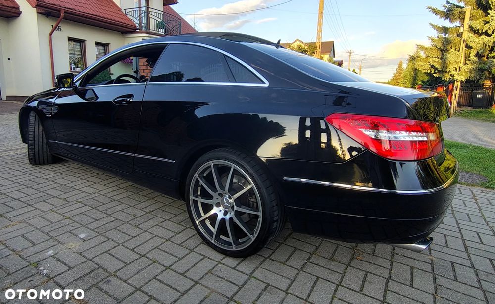 Mercedes-Benz Klasa E 250 CGI BlueEFFICIENCY Automatik Elegance - 5