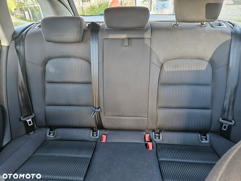 Audi A4 Avant 2.0 TDI DPF Ambiente - 12