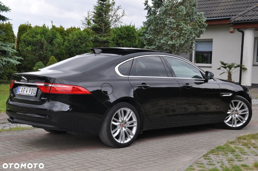 Jaguar XF 20d R-Sport - 4