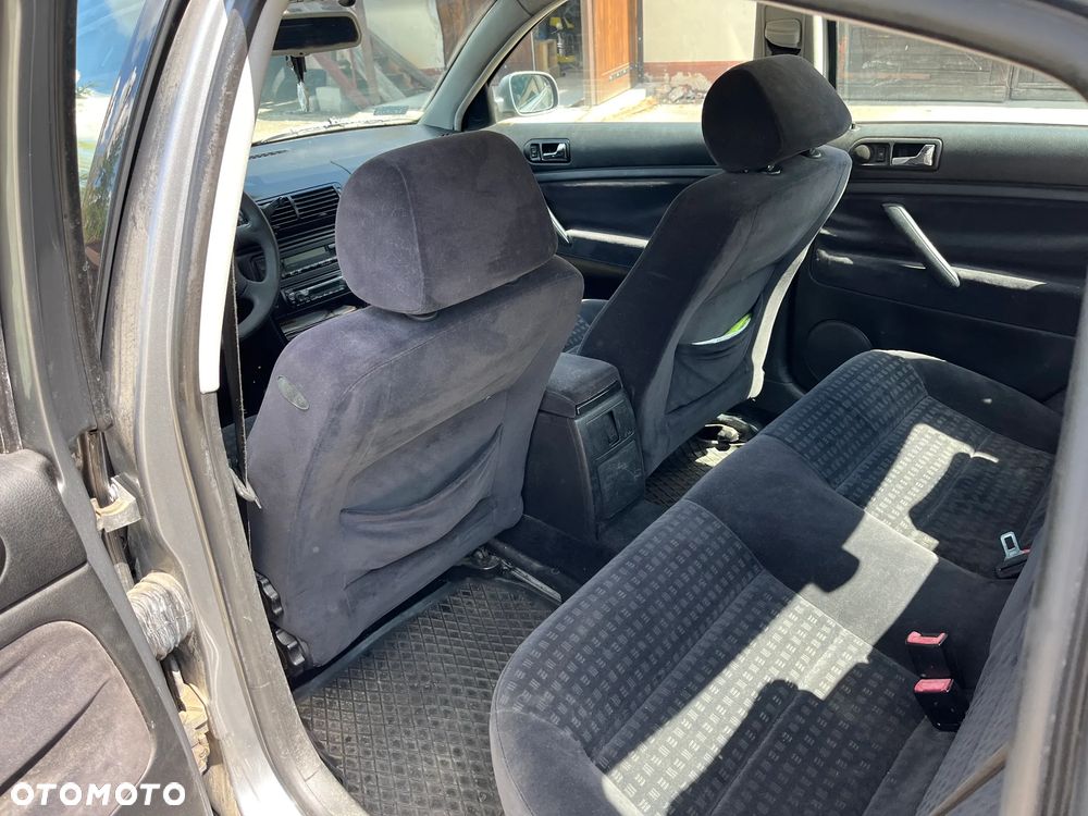 Volkswagen Passat 1.9 TDI Basis - 13