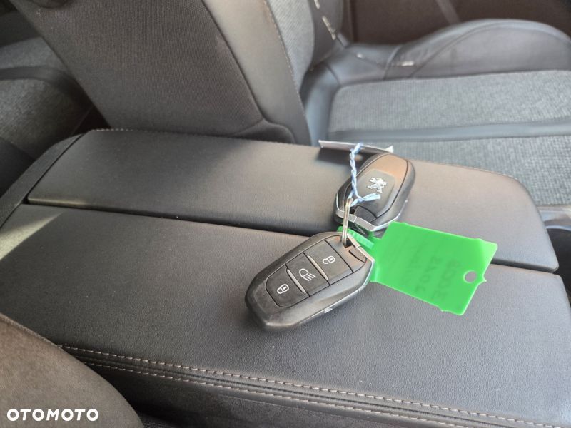Peugeot 3008 BlueHDi 130 Stop & Start EAT8 Allure - 19