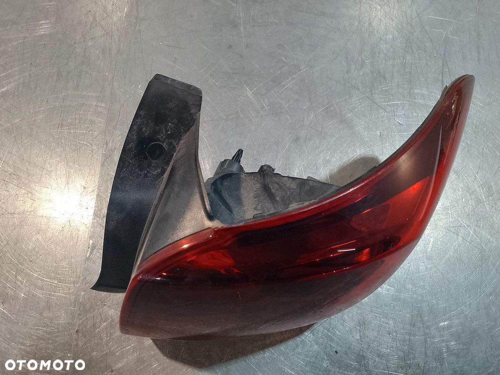 LAMPA TYLNA PRAWA DACIA SANDERO II 265506147R HATCHBACK - 7