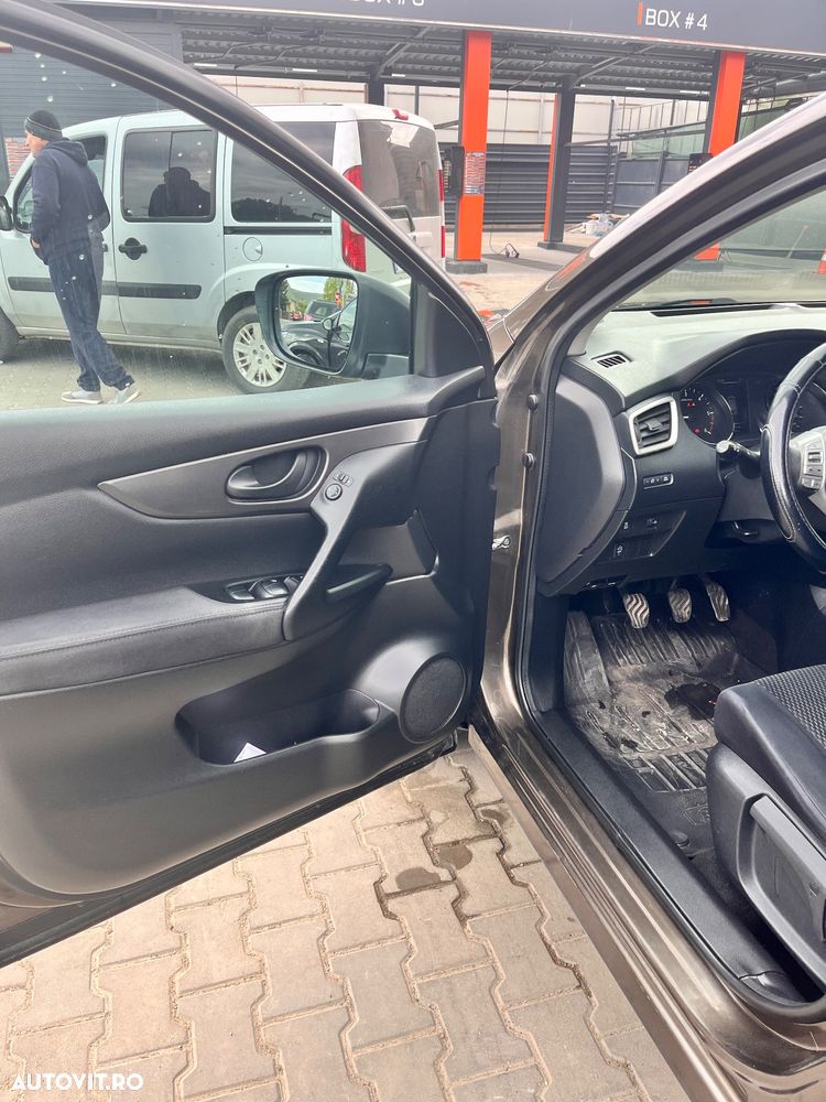 Nissan Qashqai 1.5 DCI N-Connecta - 10