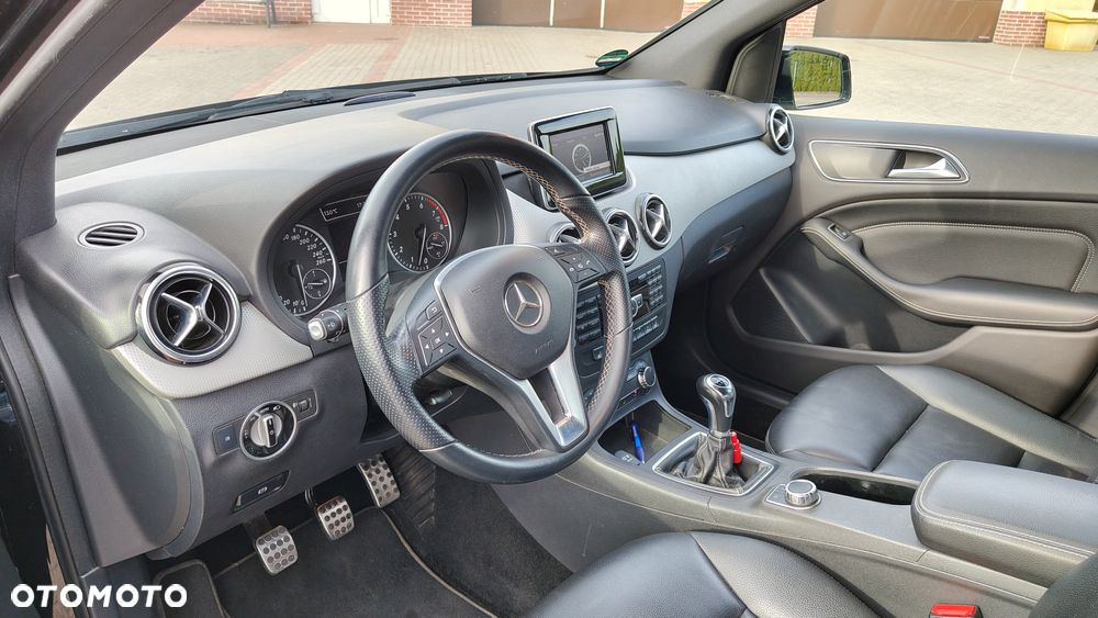 Mercedes-Benz Klasa B 200 Edition - 26