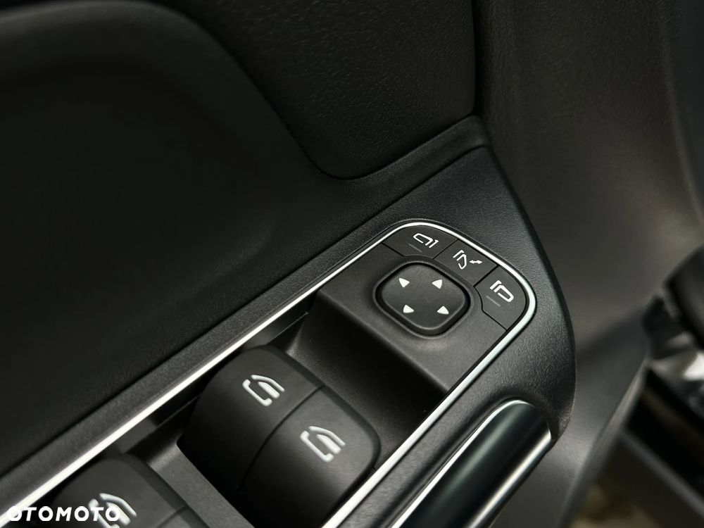 Mercedes-Benz GLA 200 4-Matic Progressive - 22