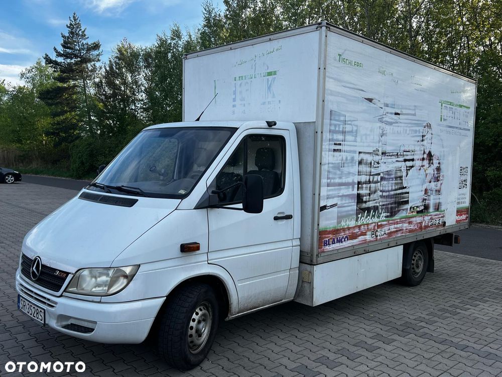 Mercedes-Benz Sprinter - 11