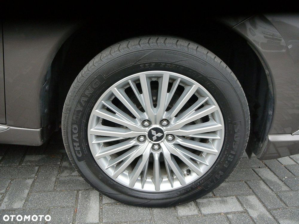 Mitsubishi Outlander - 15