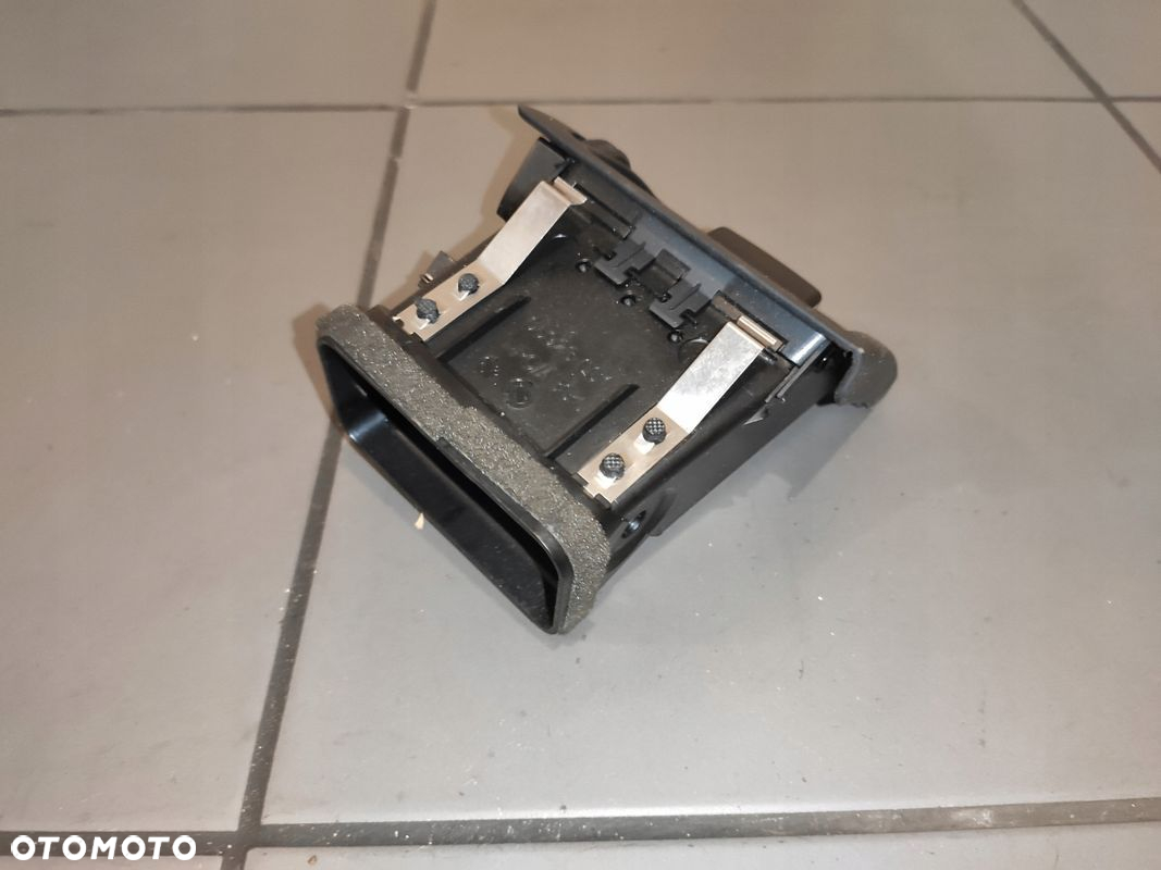 MERCEDES C-KLASA W204 LIFT KRATKI KRATKA NAWIEWU LEWA PRAWA BDB - 10