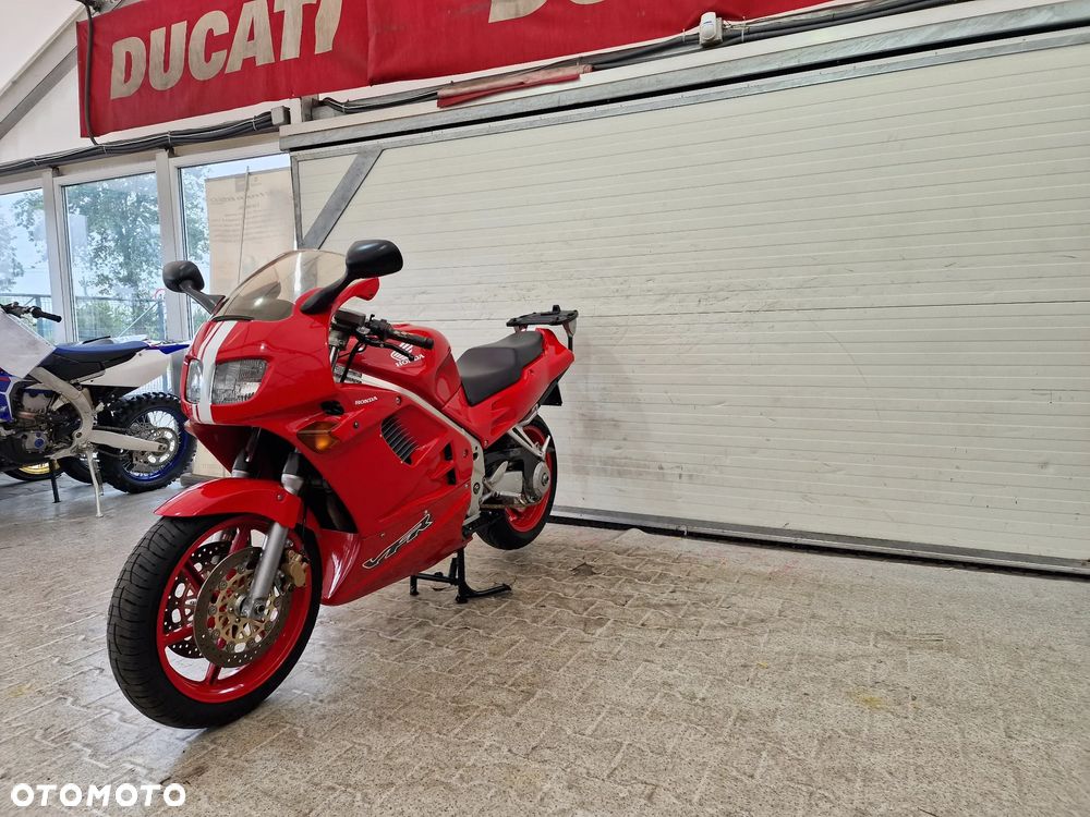 Honda VFR - 18