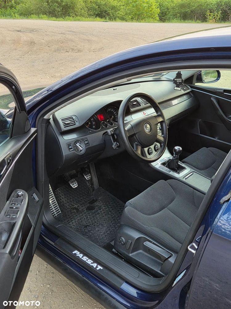 Volkswagen Passat 2.0 FSI Comfortline - 4