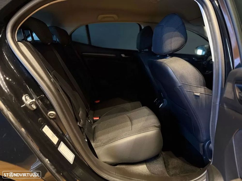 Renault Mégane 1.5 Blue dCi Limited EDC - 9