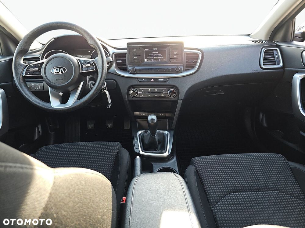 Kia Ceed - 28