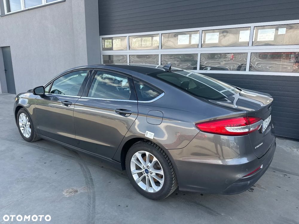 Ford Fusion - 5