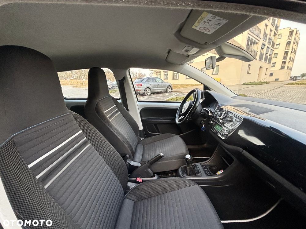 Volkswagen up! 1.0 cross - 14