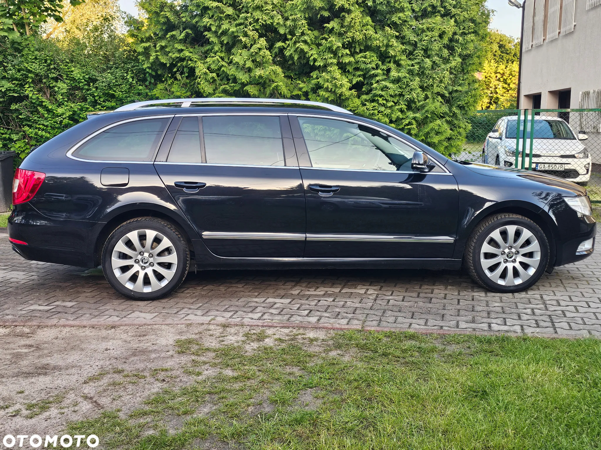 Skoda Superb 2.0 TDI Elegance DSG - 8