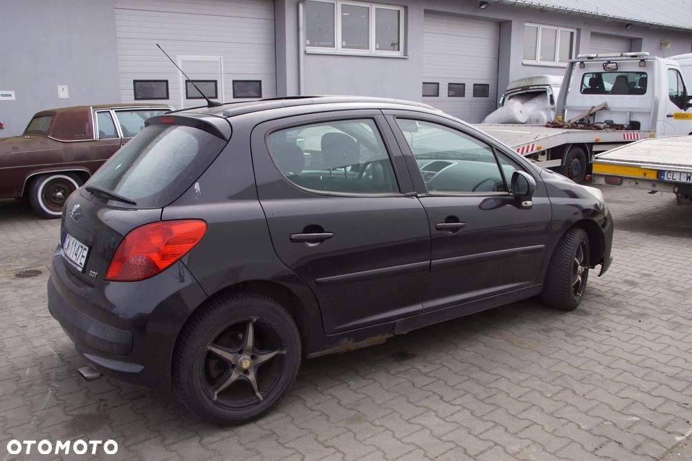 Auto na części - Peugeot 207 1.6 HDI 90 KM 9HX 20DP27 EXL 2007R Silnik Skrzynia Drzwi Maska Błotnik Klapa Zderzak Lampa Lusterko Klamka Szyba Deska Kokpit Sterownik Moduł Czujnik Licznik Wyświetlacz Panel Kierownica - 6