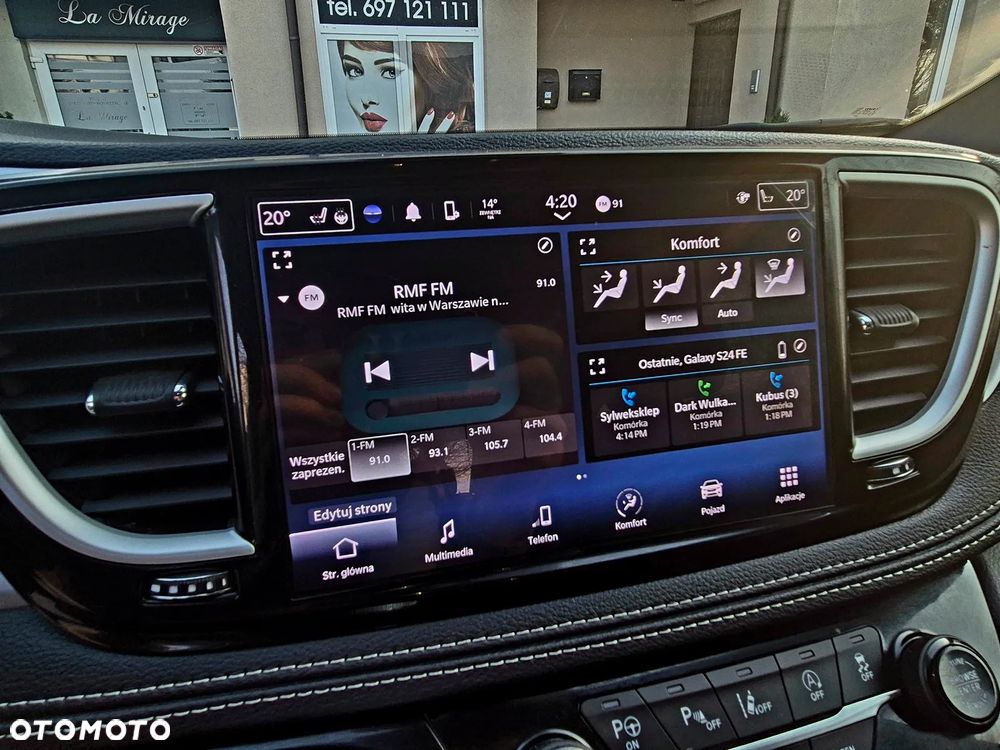 Chrysler Pacifica - 35